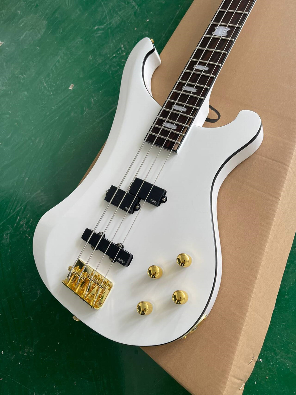 Bass Guitar Fretless - White 4 Strings Electric Bass Guitar