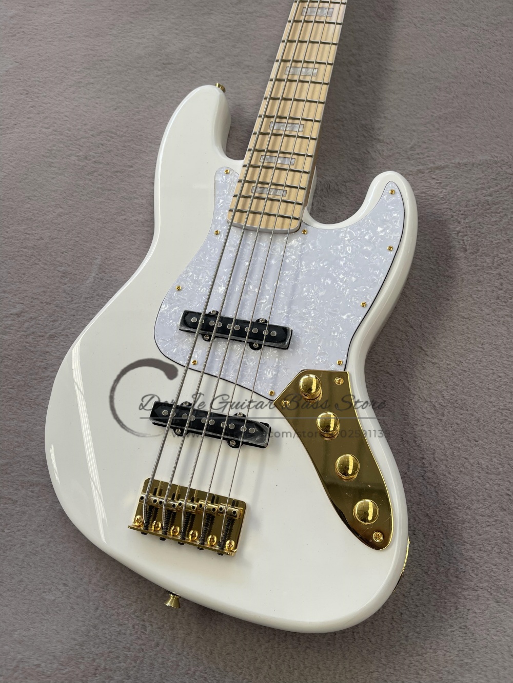5 string white bass, golden fi - Bass Guitar Fretless review and price