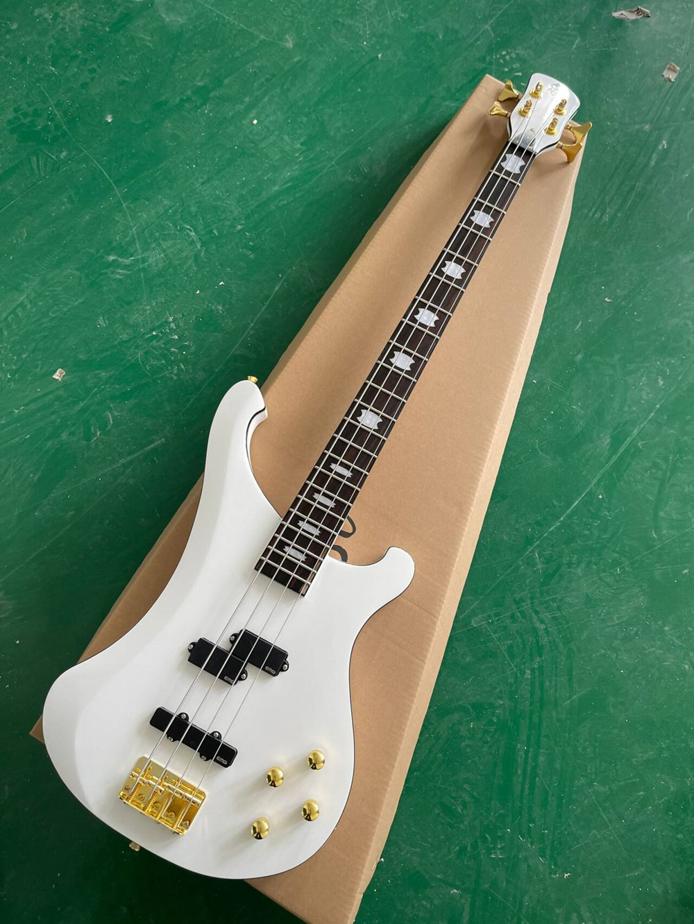 White 4 Strings Electric Bass  - Bass Guitar Fretless review and price