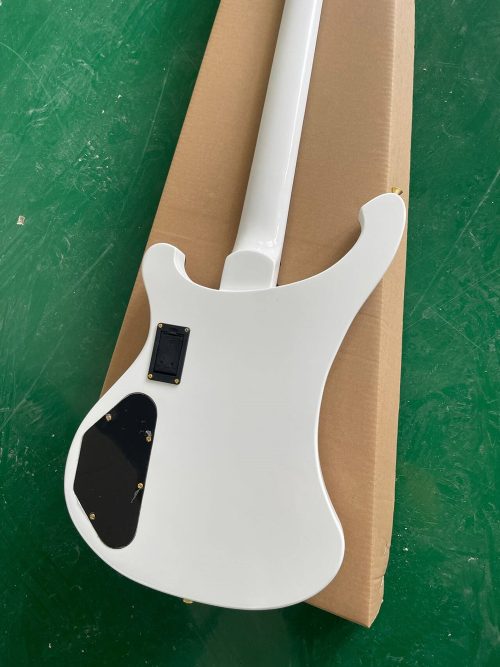 White 4 Strings Electric Bass  - Bass Guitar Fretless review and price