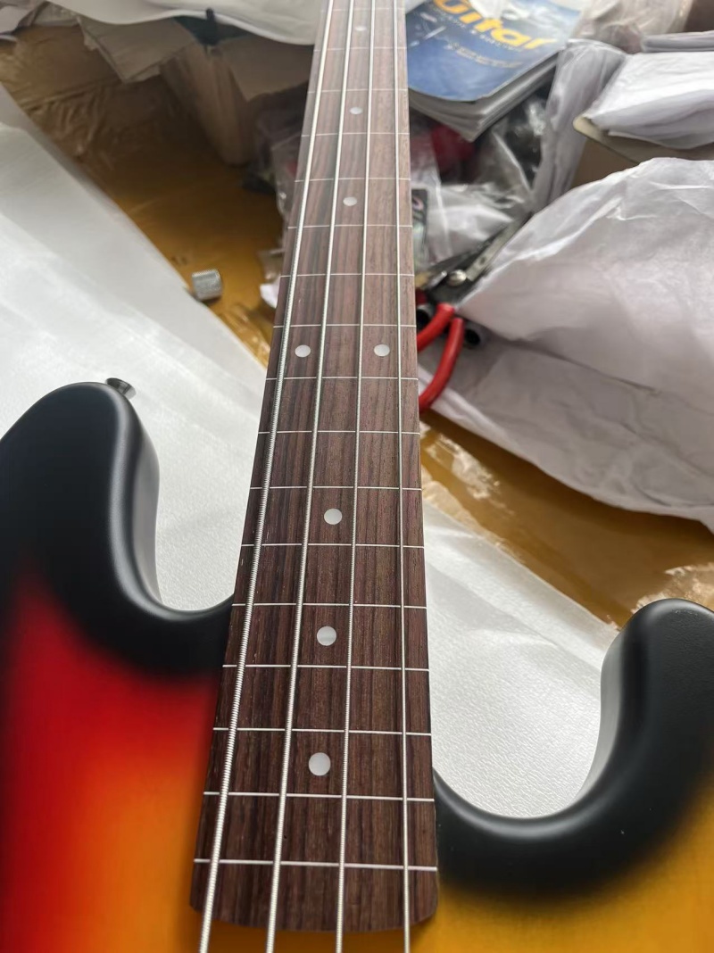 Free delivery of high quality  - Bass Guitar Fretless review and price